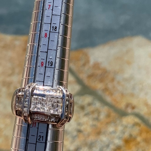 Sterling Silver 925 Cubic Zirconia Ring - Picture 9 of 12